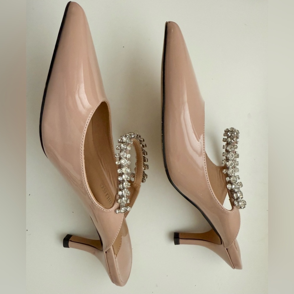 Elegant Women's Heels with Crystal Embellishments - Size 7 - Picture 7 of 12